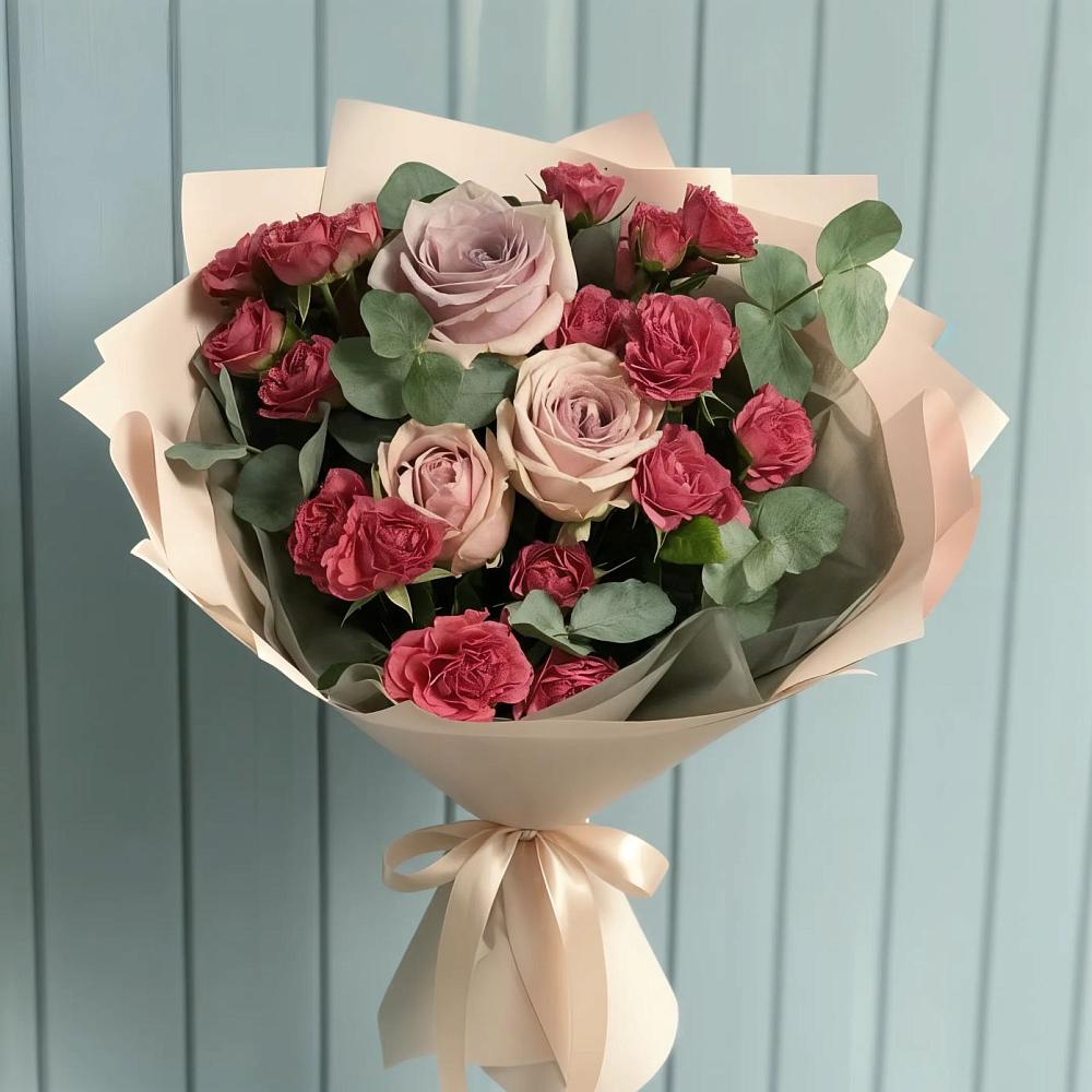 Букет цветов из: Гвоздики и Розы в Русском