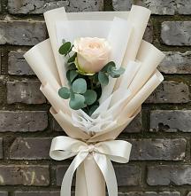 Букет цветов из:  Розы в Русском