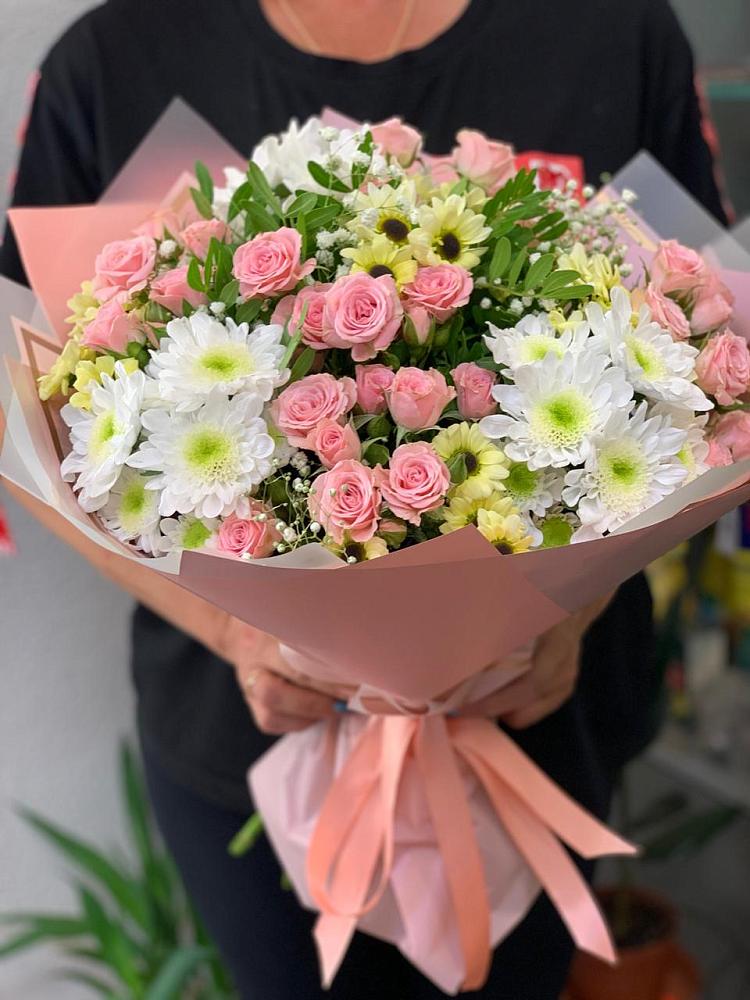Букет цветов из: Розы и Хризантемы в Русском