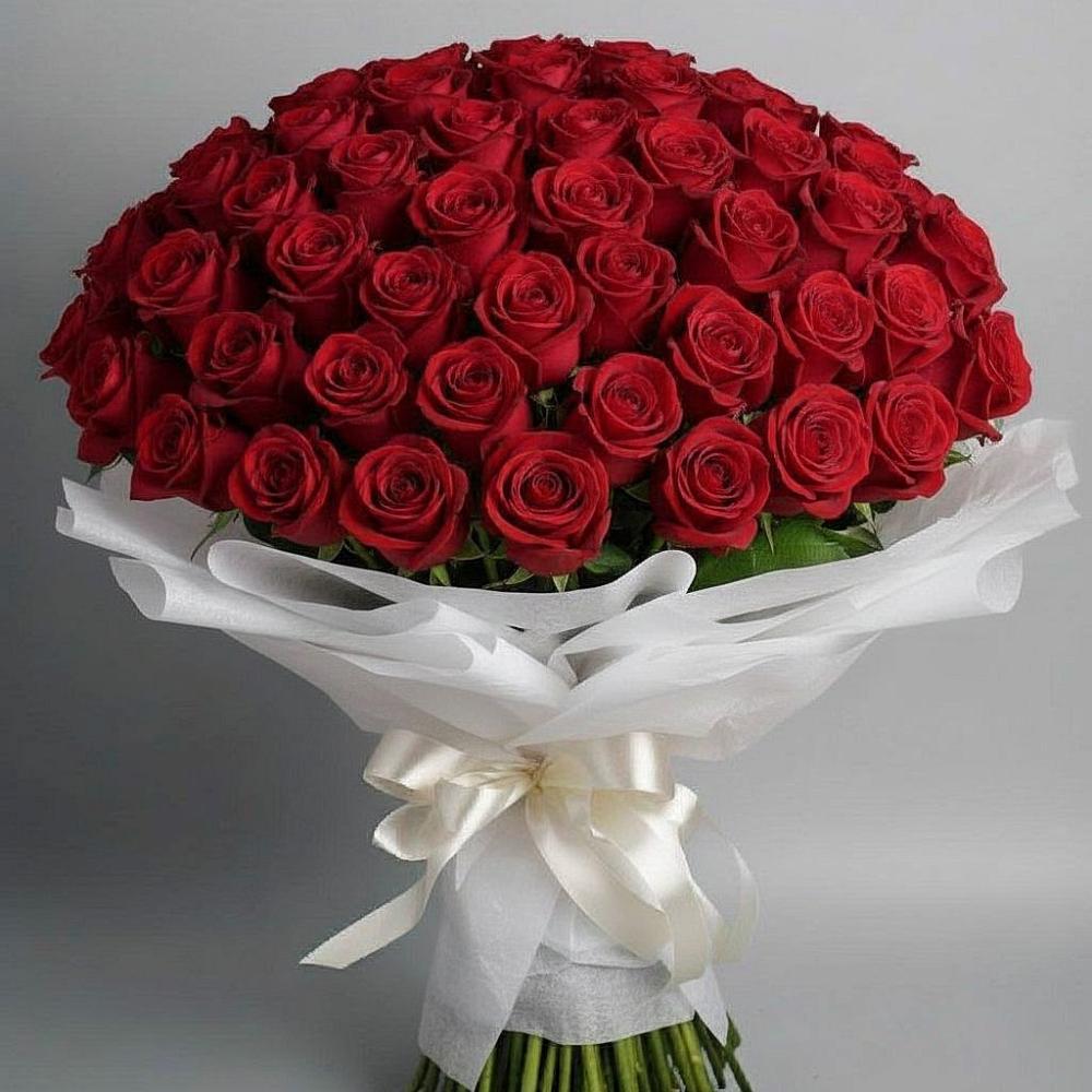 Букет 101 Красная роза Блэк Мэджик в Русском