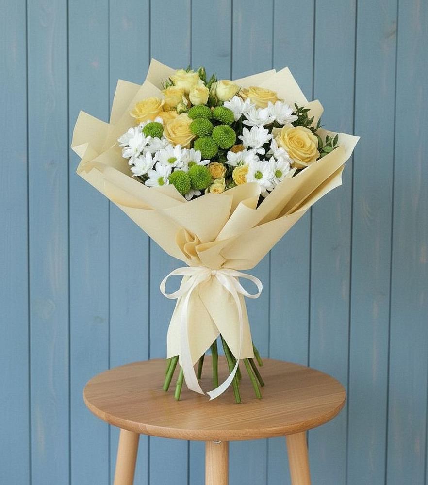 Букет цветов из: Хризантемы и Розы в Русском