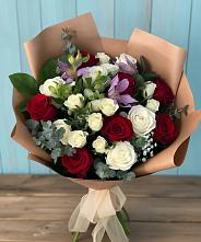 Букет цветов из:  Розы и Альстромерии в Русском