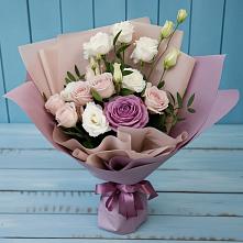 Букет цветов из:  Розы и Лизиантусы в Русском