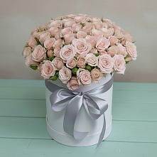 Цветочная композиция из Розы в шляпной коробке в Русском