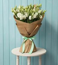 Букет цветов из:  Лизиантусы #REPLACE_PRED# Русском