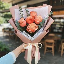 Букет цветов из:  Розы в Русском