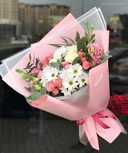 Букет цветов из:  Розы, Лизиантусы и Хризантемы в Русском