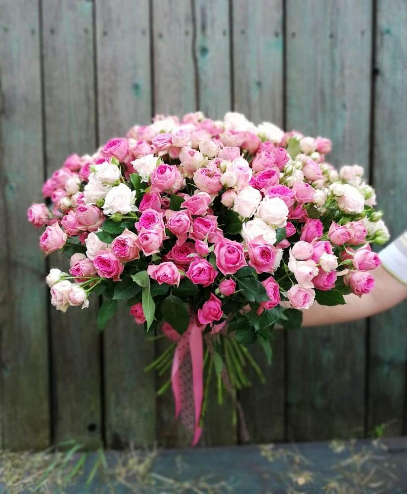 Букет Розовые кустовые розы Натали и Лав Лидия в Русском