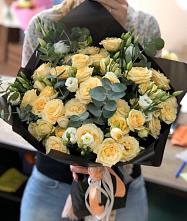 Букет цветов из:  Розы и Лизиантусы #REPLACE_PRED# Русском