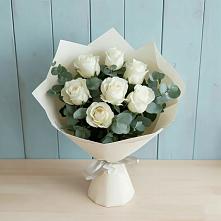 Букет Белые розы в Эвкалипте в Русском