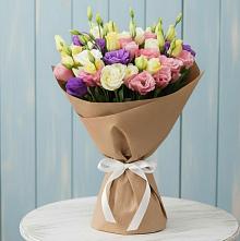 Букет цветов из:  Лизиантусы в Русском