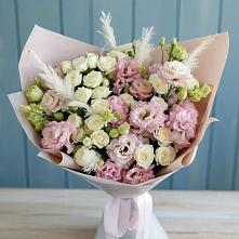Букет цветов из:  Альстромерии и Розы в Русском