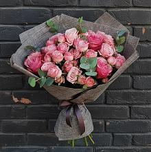 Букет цветов из:  Розы в Русском