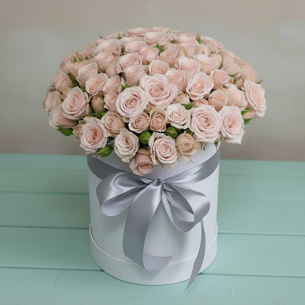 Цветочная композиция из Розы в шляпной коробке в Русском